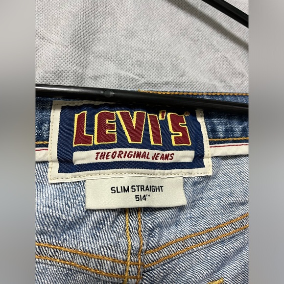 (20) Levi's Men's Blue and Navy Jeans - Picture 3 of 7